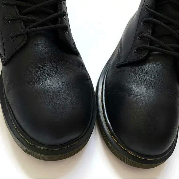 DR. MARTENS DELANEY 1460 black leather 8 eyelet lace up ankle boots
