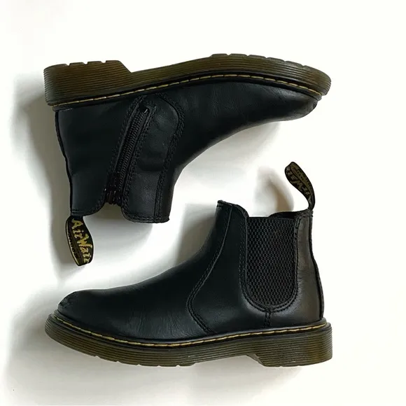 DR. MARTENS JUNIOR 2976 BLACK SOFTY T LEATHER CHELSEA ANKLE BOOTS stretchy side