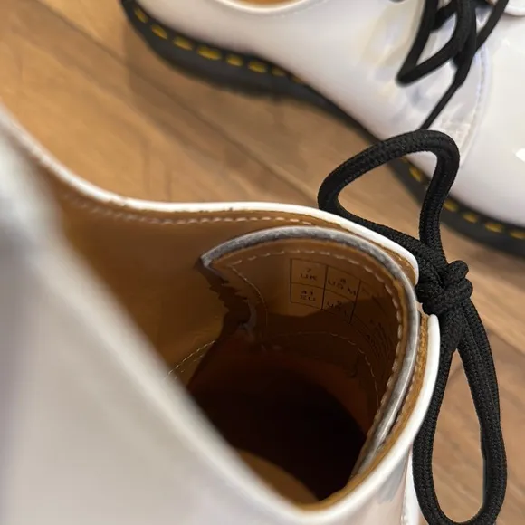 Dr. Martens Women’s 1461 Patent Leather Oxford Shoes White The Original Size 8