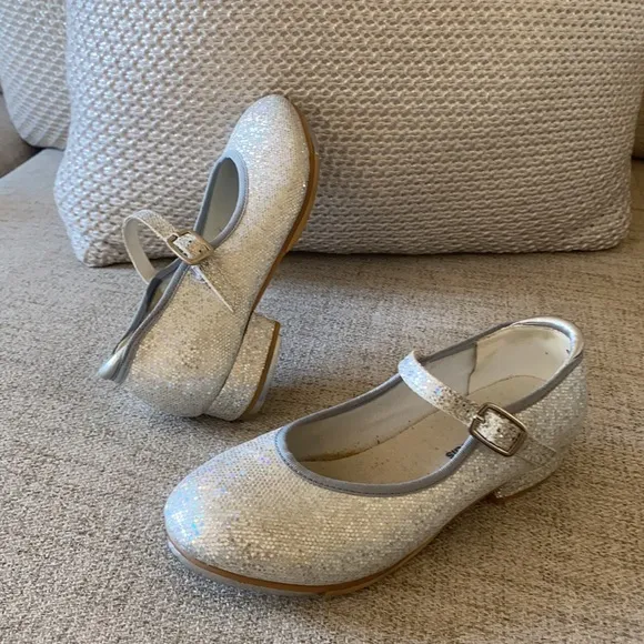 Dreamy silver sparkle girls performance tap dance shoes