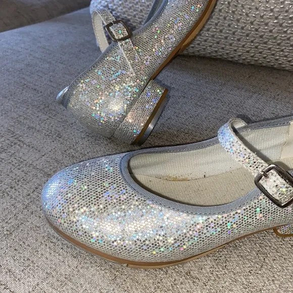 Dreamy silver sparkle girls performance tap dance shoes