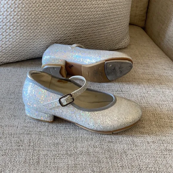 Dreamy silver sparkle girls performance tap dance shoes