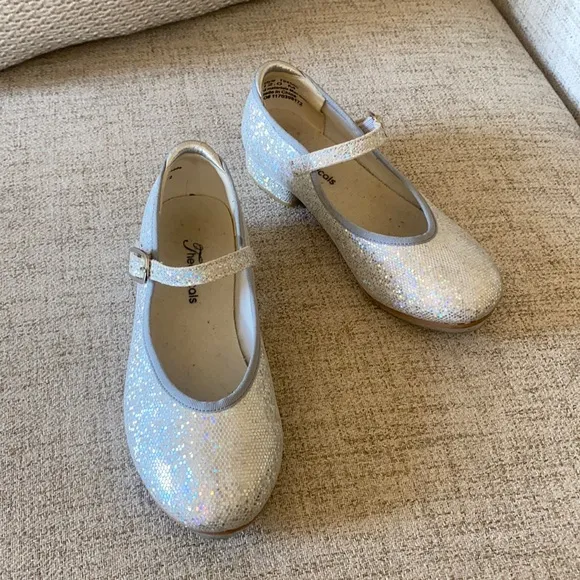 Dreamy silver sparkle girls performance tap dance shoes