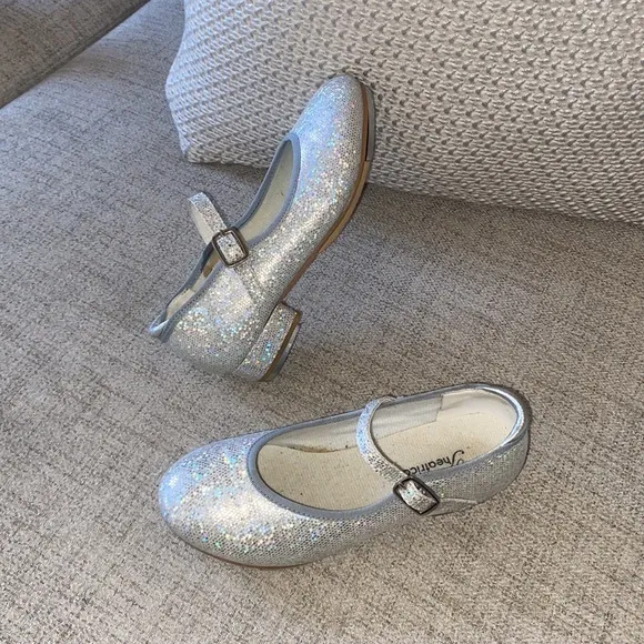 Dreamy silver sparkle girls performance tap dance shoes