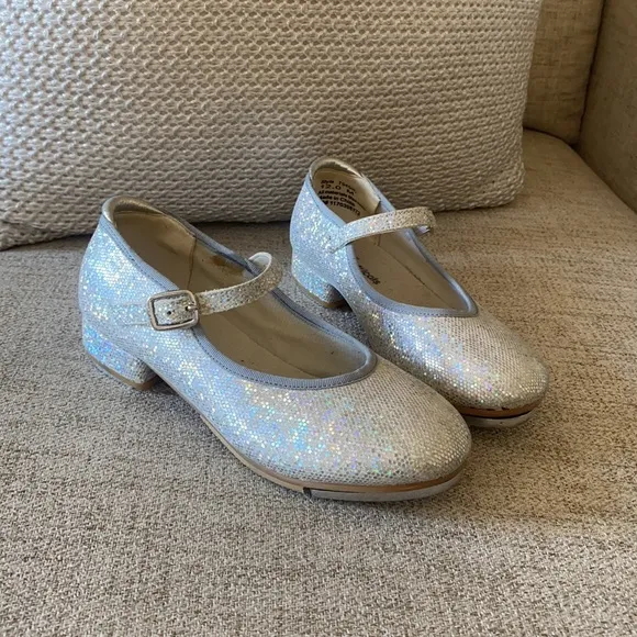 Dreamy silver sparkle girls performance tap dance shoes