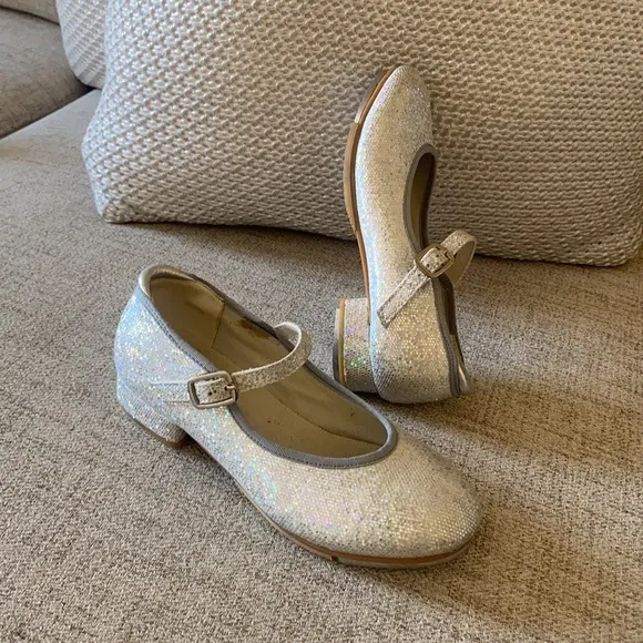 Dreamy silver sparkle girls performance tap dance shoes