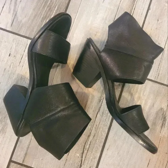 EILEEN FISHER Arts ankle cuff black leather stacked heel sandals shoes Wmn's 8.5