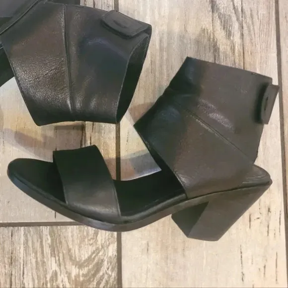 EILEEN FISHER Arts ankle cuff black leather stacked heel sandals shoes Wmn's 8.5