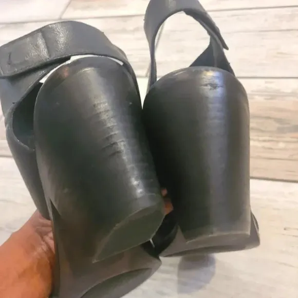 EILEEN FISHER Arts ankle cuff black leather stacked heel sandals shoes Wmn's 8.5