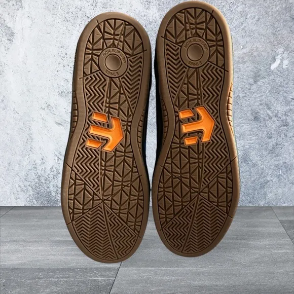 Etnies Black and Orange Athletic Shoes