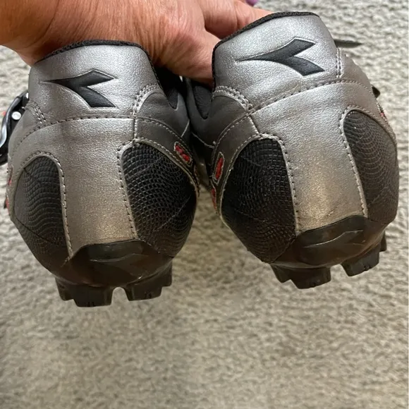 EUC-DIADORA D-SKIN TECH BIKING/CYCLING SHOES! Size 12.5. Silver, Black, Red.