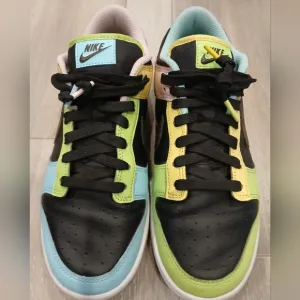 EUC Nike Dunk Low SE Free .99 Size US 8.5