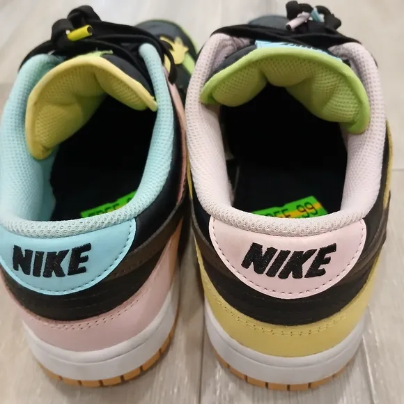 EUC Nike Dunk Low SE Free .99 Size US 8.5