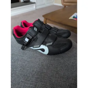 EUC Peloton cycling bike shoes with look delta cleats EU 44 US men's 10.5