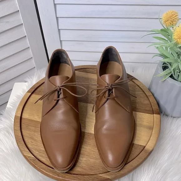 EVERLANE l Neutral Tan Pointed Toe Lace Up Comfort Oxford Preppy Casual Shoe 6