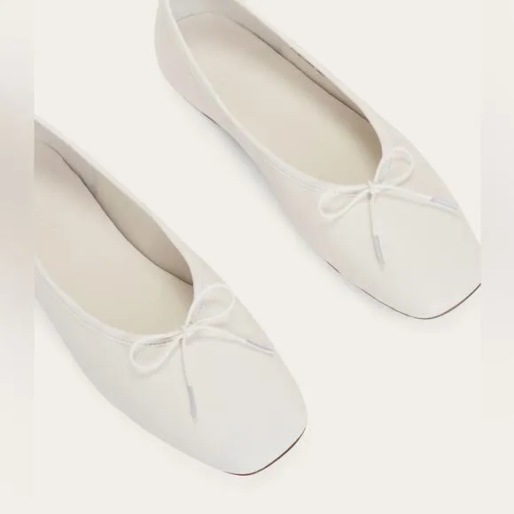 EVERLANE The Italian Leather Day Ballet Flat in White Slip On Bow Toe Size 9 NEW
