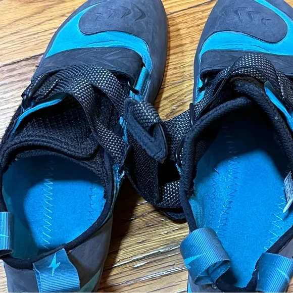 Evolv Blue Gray Climbing Shoes Kira Trax Rubber Performance Sneakers Mountain