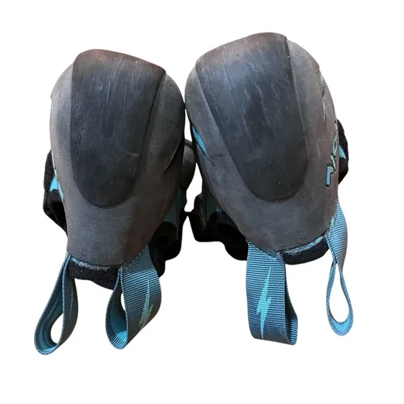 Evolv Blue Gray Climbing Shoes Kira Trax Rubber Performance Sneakers Mountain
