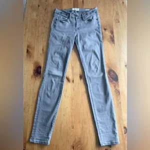 F ✨ FRAME Le Skinny De Jeanne Jeans – Russo Gray, Size 26 – Gently Pre-Loved ✨