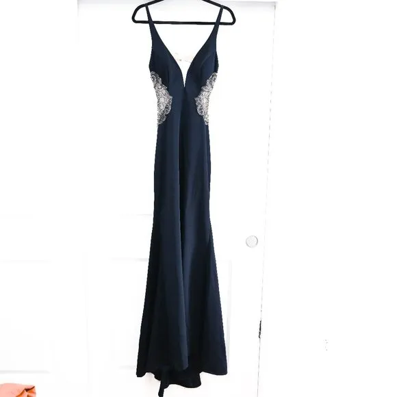 Faviana Size 6 Long Fitted Dress With Beading At Side Waist And Open Back