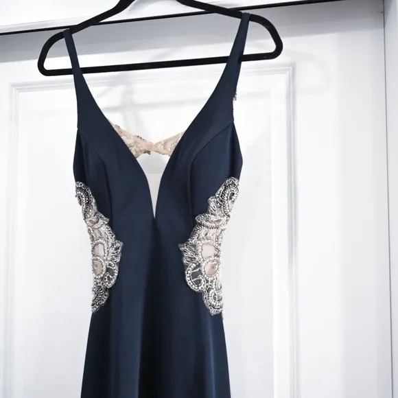 Faviana Size 6 Long Fitted Dress With Beading At Side Waist And Open Back