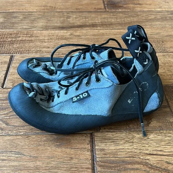 Five Ten 5.10 Rock Climbing Shoes Lace Up Blue Size EU 40 / Men 7.5 / Women 8.5