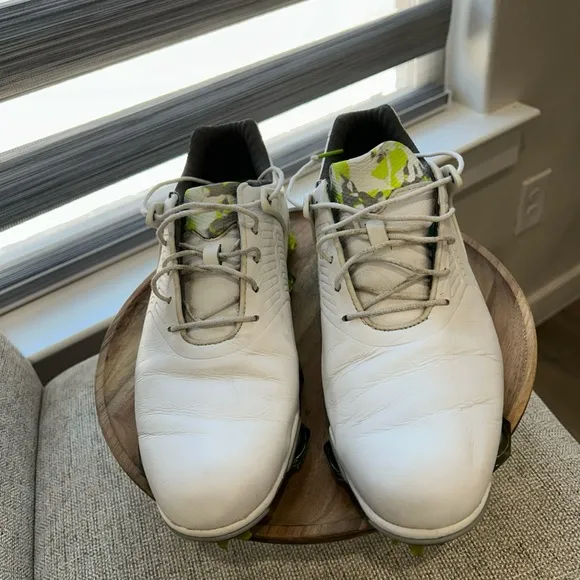 FootJoy  TOUR-S golf shoes size 8.5 White and Green. Men’s