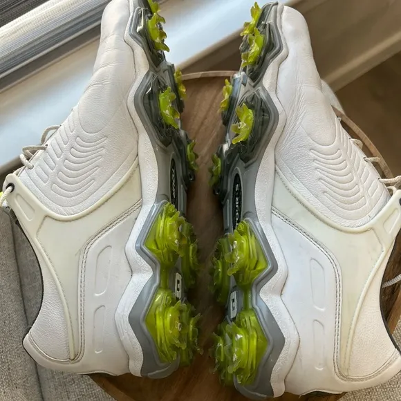 FootJoy  TOUR-S golf shoes size 8.5 White and Green. Men’s