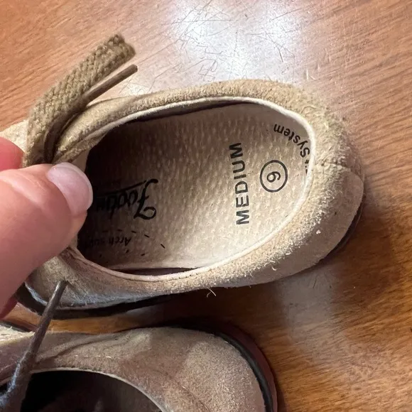 Footmates Bucky Oxford dirty buck suede gender neutral size toddler 9 EUC