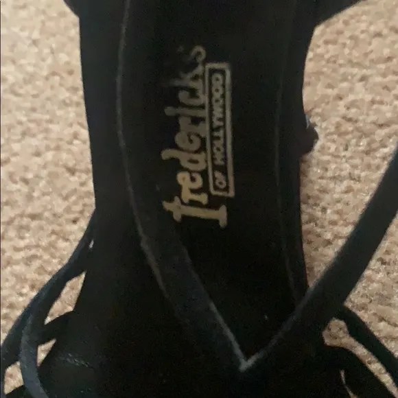 FREDERICK’S OF HOLLYWOOD BLACK STRAPPY HEELS SZ 6