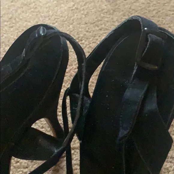 FREDERICK’S OF HOLLYWOOD BLACK STRAPPY HEELS SZ 6