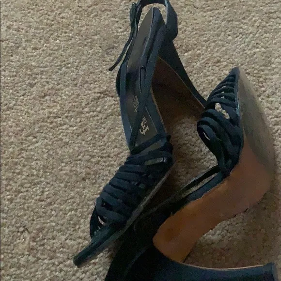 FREDERICK’S OF HOLLYWOOD BLACK STRAPPY HEELS SZ 6