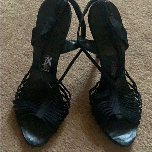 FREDERICK’S OF HOLLYWOOD BLACK STRAPPY HEELS SZ 6