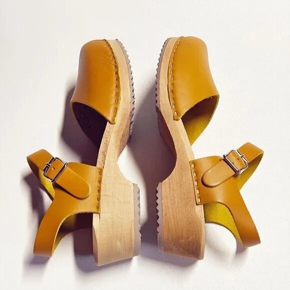 Free People MIA Sofia Clogs Mustard Italian Leather Mary Jane Shoes Sz 40/US 9.5