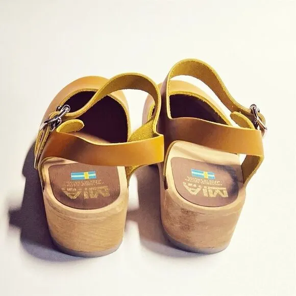 Free People MIA Sofia Clogs Mustard Italian Leather Mary Jane Shoes Sz 40/US 9.5