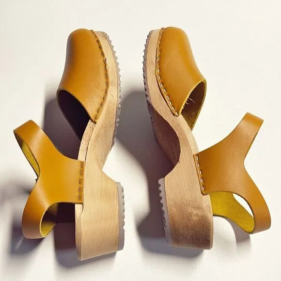 Free People MIA Sofia Clogs Mustard Italian Leather Mary Jane Shoes Sz 40/US 9.5