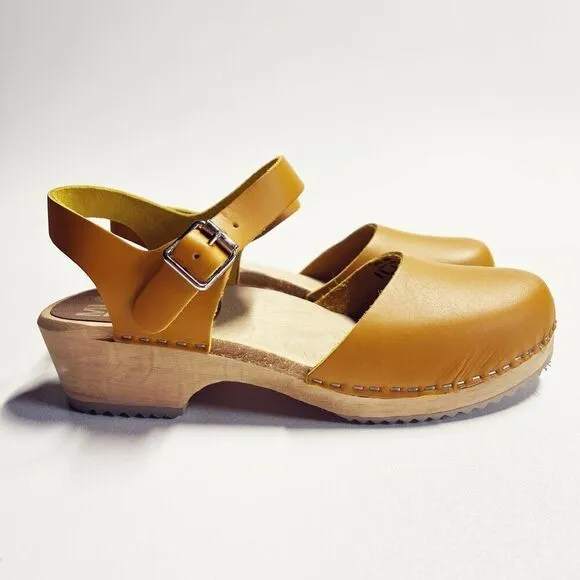 Free People MIA Sofia Clogs Mustard Italian Leather Mary Jane Shoes Sz 40/US 9.5