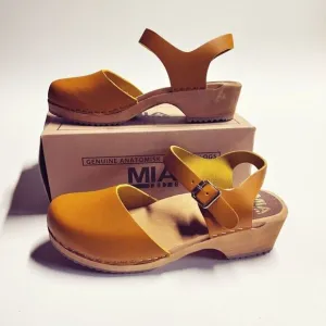 Free People MIA Sofia Clogs Mustard Italian Leather Mary Jane Shoes Sz 40/US 9.5
