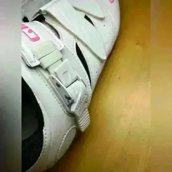 Giro Manta Cycling Shoes EU 42 US 9.75