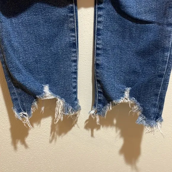 Good American Good Legs Cigarette Frayed Raw Hem Denim Jeans Blue 842 Size 4/27