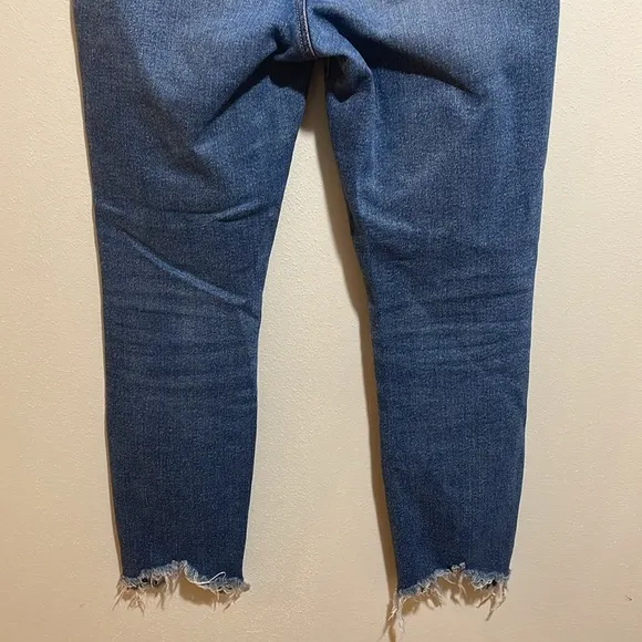 Good American Good Legs Cigarette Frayed Raw Hem Denim Jeans Blue 842 Size 4/27