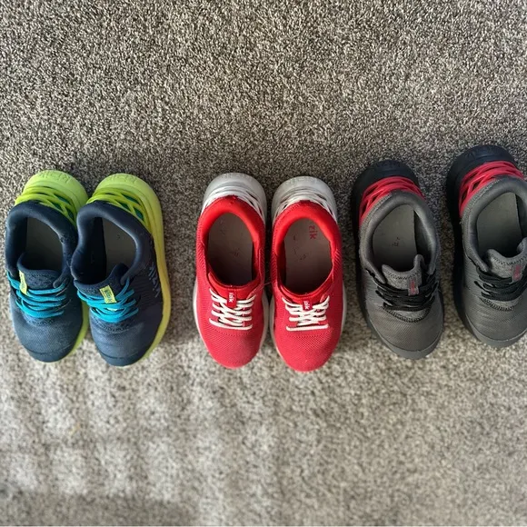 Gray, Red and Blue Kizik shoes kids size 3