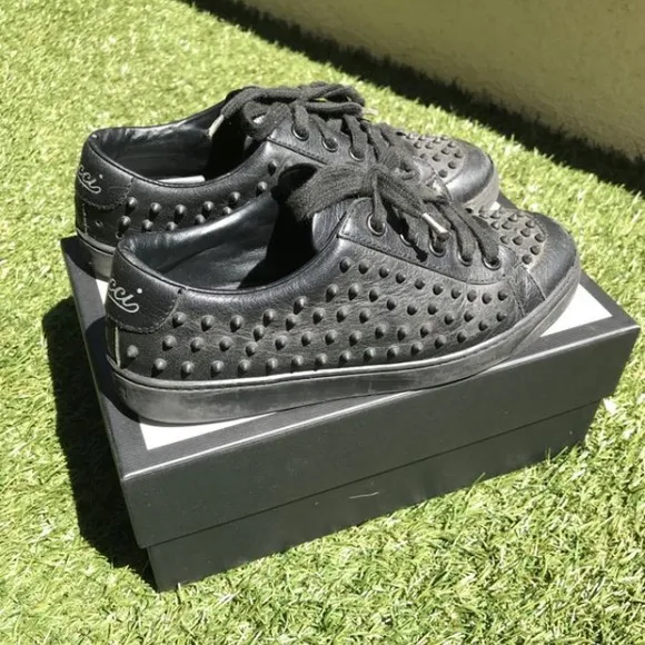 Gucci kids black spiked shoes size 32 us13.5