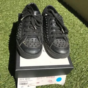 Gucci kids black spiked shoes size 32 us13.5