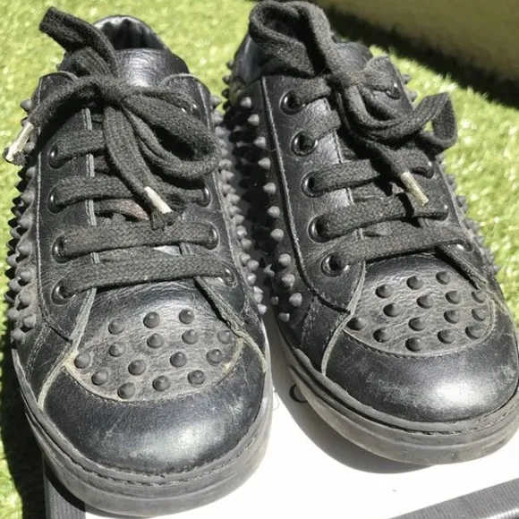 Gucci kids black spiked shoes size 32 us13.5
