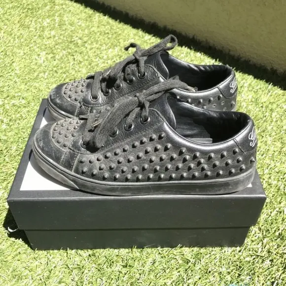 Gucci kids black spiked shoes size 32 us13.5