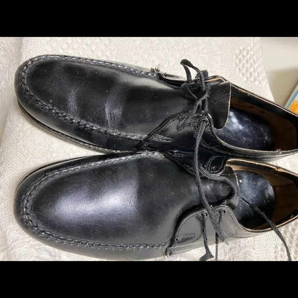 𝅺high quality leather Oxford shoes. Impeccable style, long lasting. Vintage 60s.