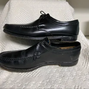 𝅺high quality leather Oxford shoes. Impeccable style, long lasting. Vintage 60s.
