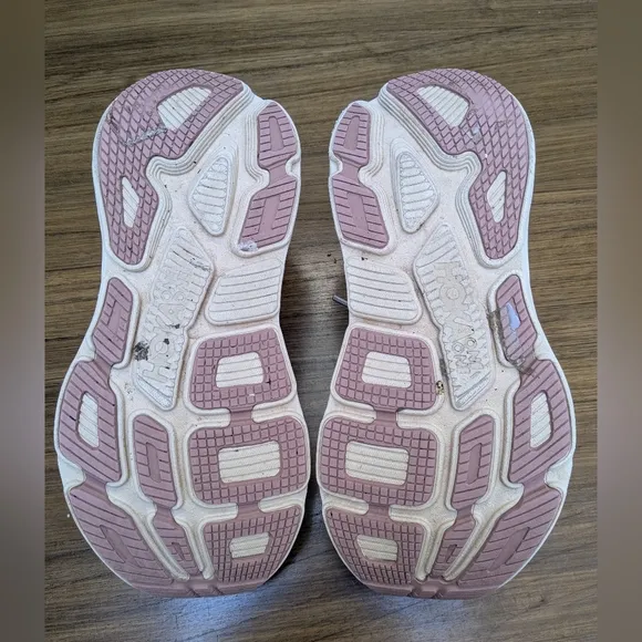 Hoka Bondi 7 Peach Whip/White Ultra Everyday Running Sneakers Size 8 Wide