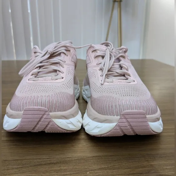 Hoka Bondi 7 Peach Whip/White Ultra Everyday Running Sneakers Size 8 Wide